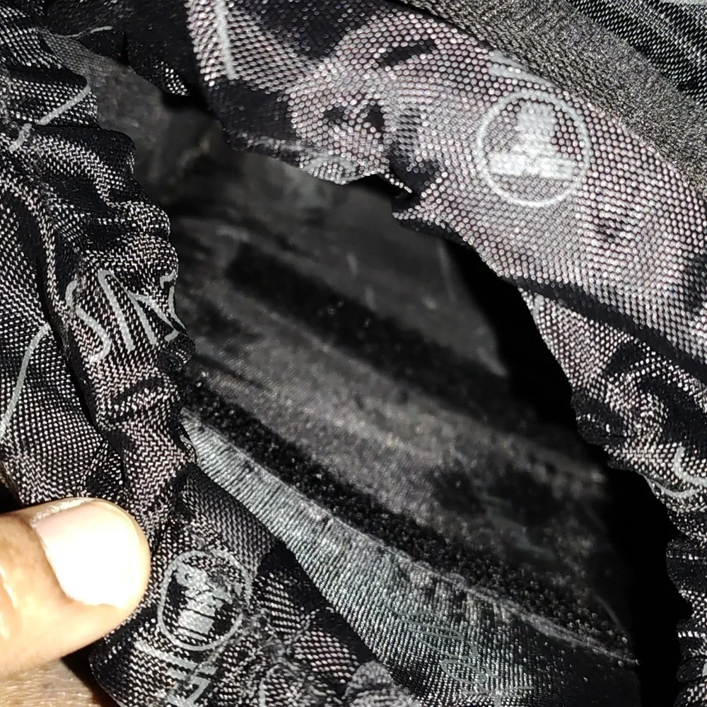 In Focus camera bag w strap carrier